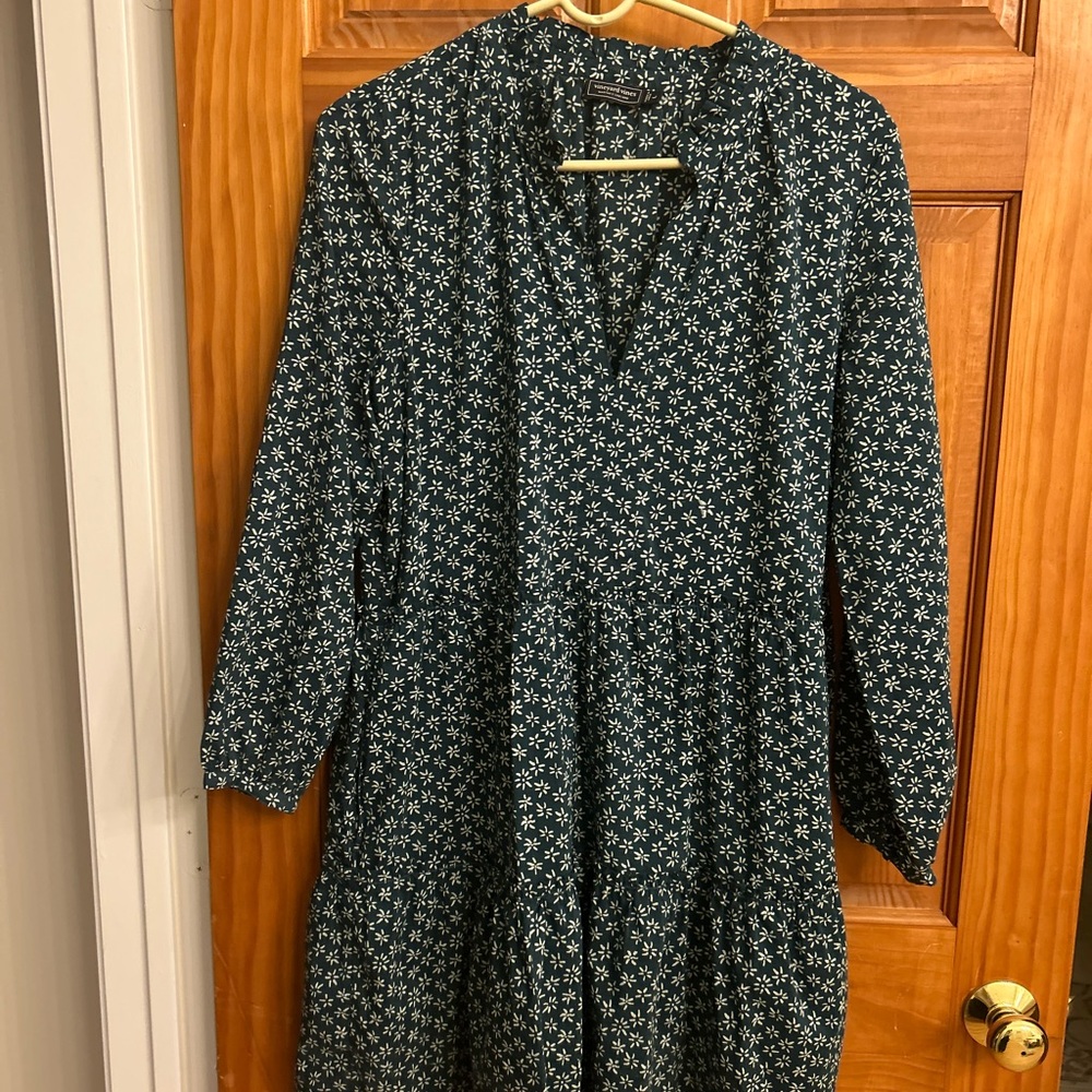 Vineyard Vines Dark Blue Floral Long Sleeve Dress
